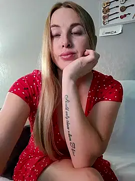 Snapshot of Cute_Hot_Alice chatting on December 17, 2024, 8:21 pm Cute Hot Alice online show from December 17, 2024, 8:21 pm