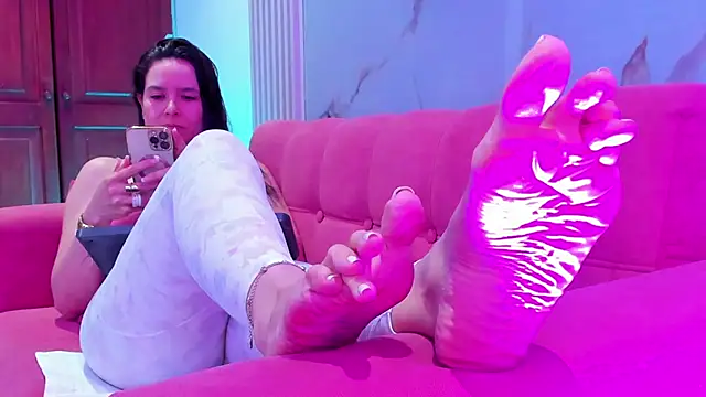 BridgetRodriguez online show from September 13, 2025, 12:27 pm