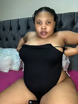Anaelle24 online show from May 21, 2026, 7:10 pm
