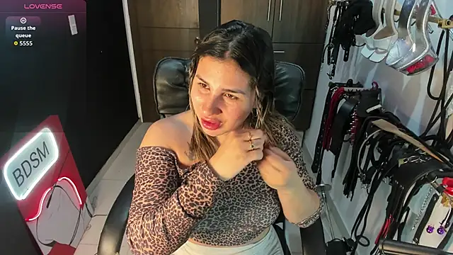 violet bdsmx online show from September 13, 2025, 9:36 pm