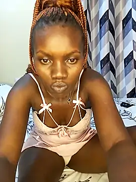 Snapshot of Slimthick900 chatting on February 22, 2025, 2:28 am Slimthick900 online show from February 22, 2025, 2:28 am