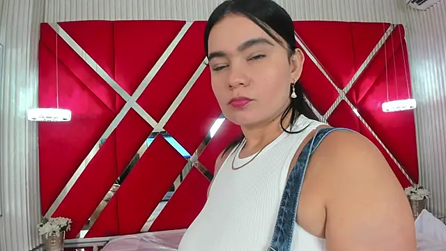 SusanCouper online show from February 21, 2026, 10:33 pm