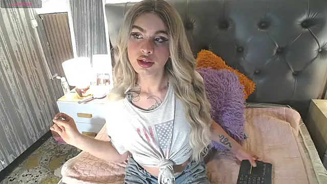 Snapshot of amapola_hs chatting on October 3, 2025, 10:18 pm amapola hs online show from October 3, 2025, 10:18 pm