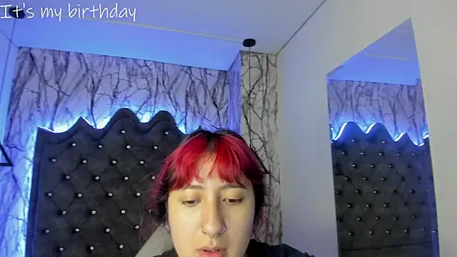 Snapshot of larissa01_ chatting on January 25, 2025, 2:47 am larissa01 online show from January 25, 2025, 2:47 am