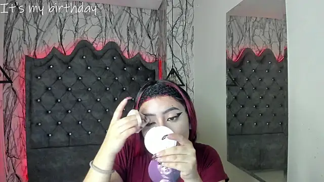 Snapshot of larissa01_ chatting on January 28, 2025, 2:53 am larissa01 online show from January 28, 2025, 2:53 am