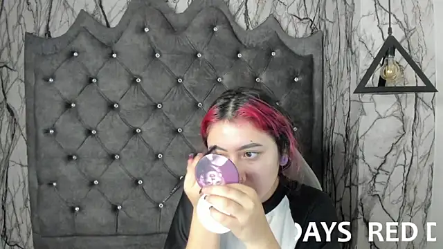 Snapshot of larissa01_ chatting on February 5, 2025, 3:13 am larissa01 online show from February 5, 2025, 3:13 am