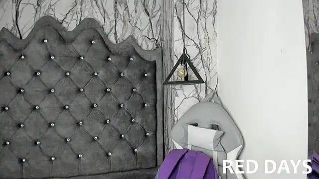 Snapshot of larissa01_ chatting on February 6, 2025, 2:33 am larissa01 online show from February 6, 2025, 2:33 am