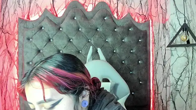 Snapshot of larissa01_ chatting on February 10, 2025, 3:24 am larissa01 online show from February 10, 2025, 3:24 am