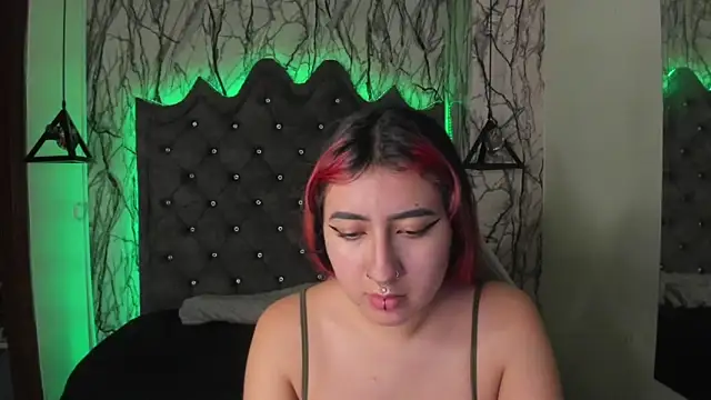 Snapshot of larissa01_ chatting on March 3, 2025, 3:08 am larissa01 online show from March 3, 2025, 3:08 am