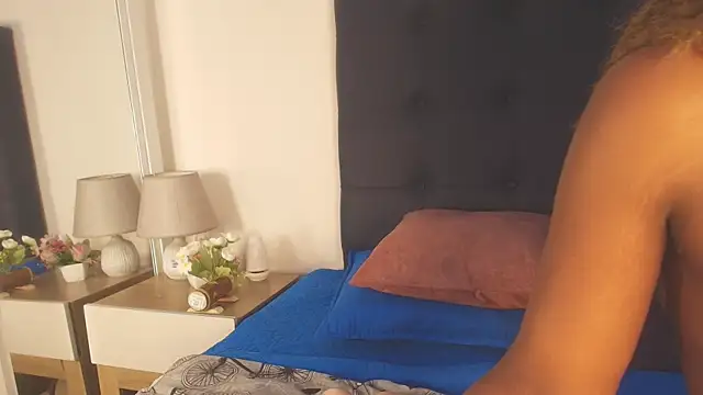 Evelonga 707 online show from April 10, 2026, 7:07 pm