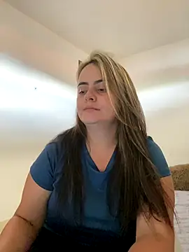 Im Amelia online show from November 19, 2025, 5:57 pm