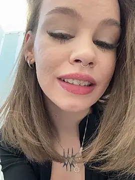 Street young online show from March 2, 2025, 12:43 pm