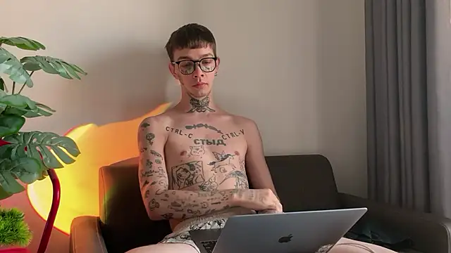 anahori  simon online show from April 5, 2026, 11:35 pm