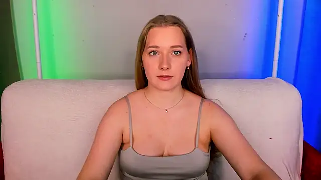 AlinaVice online show from April 21, 2026, 2:51 am