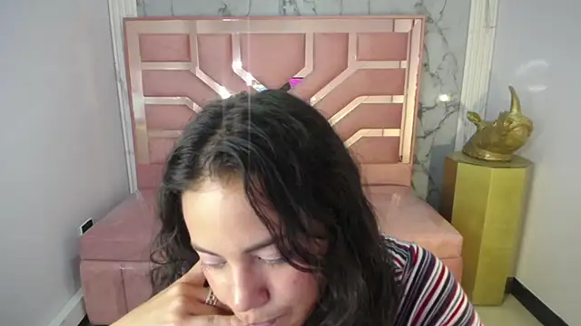 Snapshot of Tyna_ch chatting on February 10, 2025, 4:14 pm Tyna ch online show from February 10, 2025, 4:14 pm