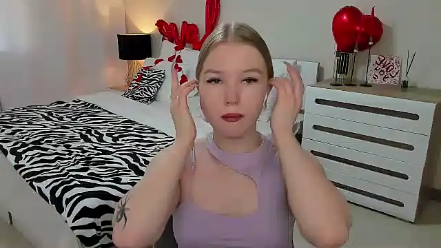 shy  lady online show from February 7, 2025, 7:18 am