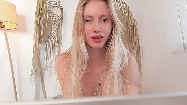 Snapshot of my_lina chatting on February 10, 2026, 9:13 am my lina online show from February 10, 2026, 9:13 am