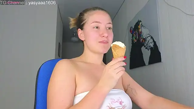 Yassyaaa online show from May 11, 2026, 7:22 pm