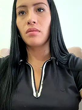 Snapshot of Sara_luna_ chatting on November 1, 2025, 5:37 pm Sara luna online show from November 1, 2025, 5:37 pm