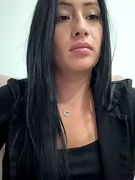 Sara luna  online show from November 15, 2025, 1:14 am