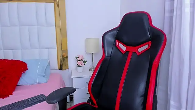 MadelineJackson online show from February 15, 2025, 11:25 pm