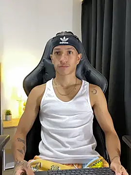  CamiloBass online show from March 22, 2026, 7:39 pm