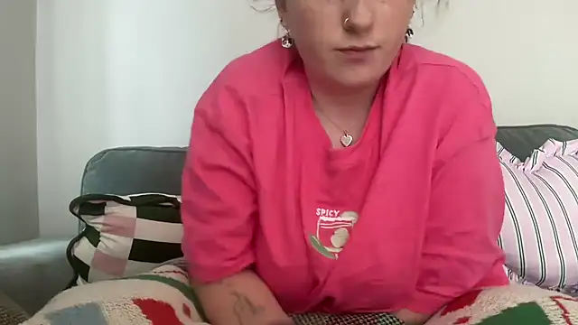 Snapshot of lilsbabyxo chatting on May 19, 2026, 4:57 pm lilsbabyxo online show from May 19, 2026, 4:57 pm