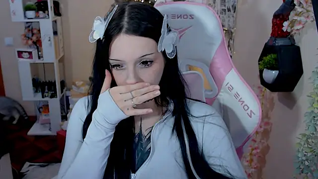 Snapshot of hikmurr chatting on December 15, 2024, 6:26 pm hikmurr online show from December 15, 2024, 6:26 pm