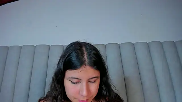 Snapshot of EngelStone chatting on February 4, 2025, 11:27 pm EngelStone online show from February 4, 2025, 11:27 pm