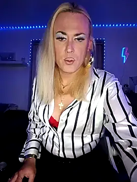 Snapshot of Connie_Pepper chatting on February 20, 2025, 12:52 am Connie Pepper online show from February 20, 2025, 12:52 am