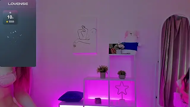 Nicole Charm online show from December 28, 2024, 3:26 am