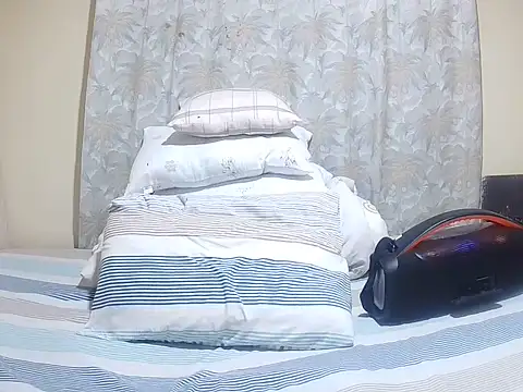 Snapshot of slender_sweet chatting on May 29, 2026, 9:40 am slender sweet online show from May 29, 2026, 9:40 am