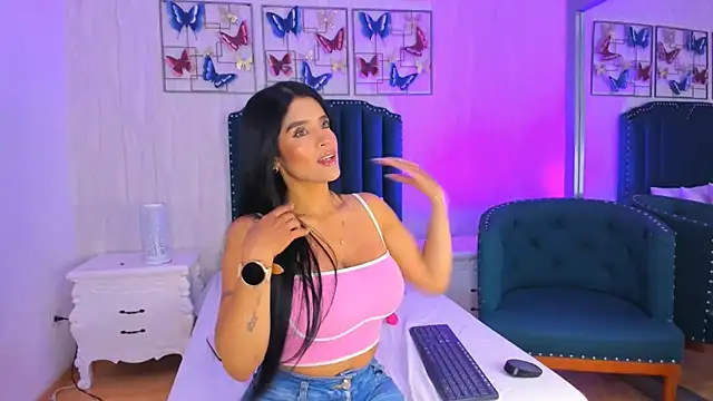 Snapshot of samara_warren chatting on December 7, 2024, 11:51 am samara warren online show from December 7, 2024, 11:51 am