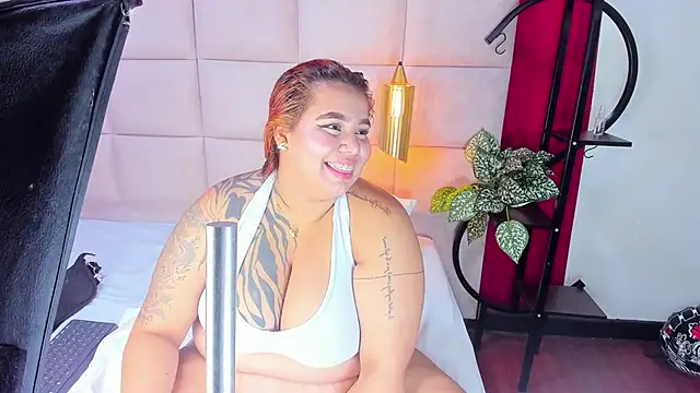 Amberluy online show from February 5, 2026, 8:02 pm