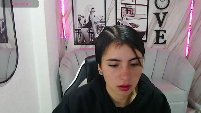 Snapshot of _samantha_b chatting on March 5, 2025, 12:55 pm samantha b online show from March 5, 2025, 12:55 pm