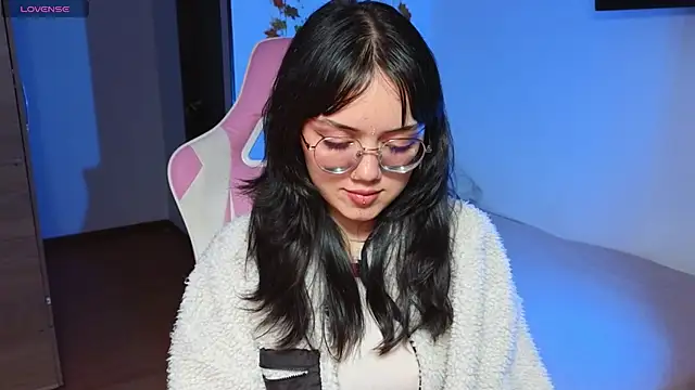 suzumi   online show from January 24, 2025, 5:31 am