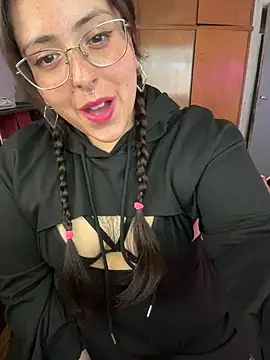 Mizztikaa online show from October 13, 2025, 7:03 pm