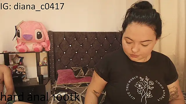 leoytessa 10 online show from November 19, 2025, 1:33 pm