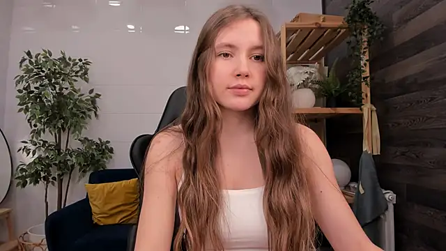 MaryannSoftt online show from February 6, 2025, 7:18 pm