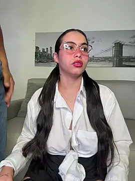 SophieRoyals online show from April 23, 2026, 1:02 pm