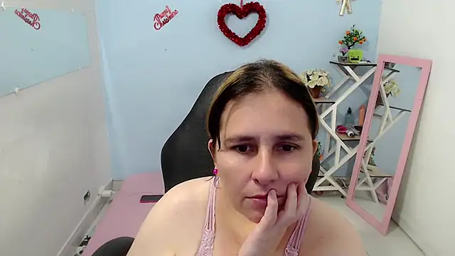 Snapshot of victoria_jones chatting on March 12, 2026, 12:11 pm victoria jones online show from March 12, 2026, 12:11 pm