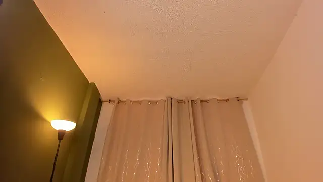 Zara dulce online show from March 23, 2026, 12:31 pm