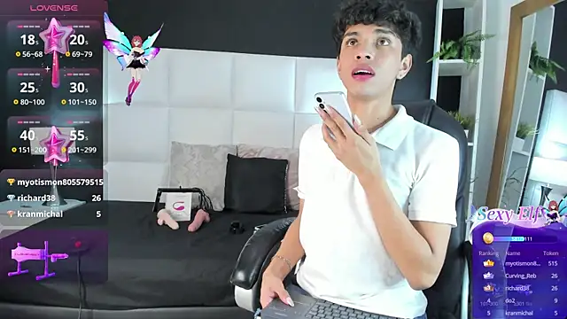 Snapshot of Santy_carrington chatting on December 15, 2024, 1:35 am Santy carrington online show from December 15, 2024, 1:35 am