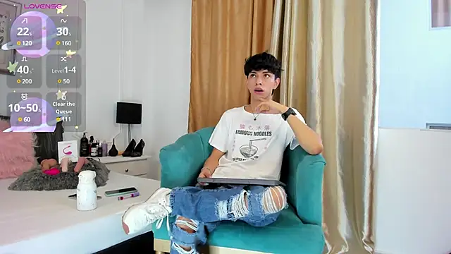 Snapshot of Santy_carrington chatting on January 24, 2025, 12:52 pm Santy carrington online show from January 24, 2025, 12:52 pm