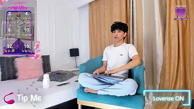 Snapshot of Santy_carrington chatting on February 8, 2025, 8:10 pm Santy carrington online show from February 8, 2025, 8:10 pm