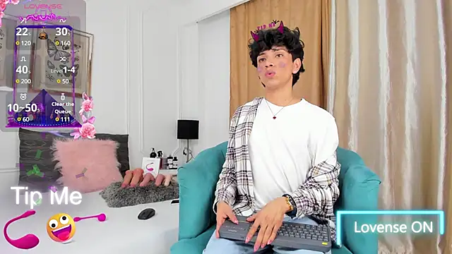 Snapshot of Santy_carrington chatting on February 25, 2025, 12:14 am Santy carrington online show from February 25, 2025, 12:14 am