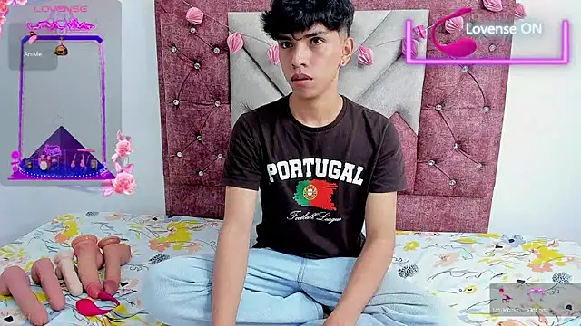 Snapshot of Santy_carrington chatting on March 7, 2025, 8:44 pm Santy carrington online show from March 7, 2025, 8:44 pm