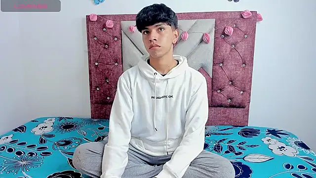 Snapshot of Santy_carrington chatting on March 15, 2025, 3:40 am Santy carrington online show from March 15, 2025, 3:40 am