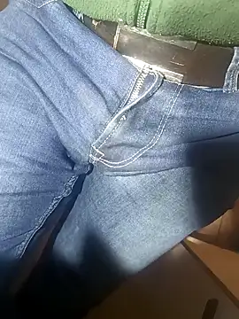 Snapshot of franko1987 chatting on February 7, 2025, 5:10 am franko1987 online show from February 7, 2025, 5:10 am