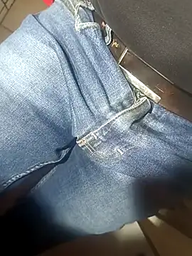 Snapshot of franko1987 chatting on March 7, 2025, 11:29 am franko1987 online show from March 7, 2025, 11:29 am